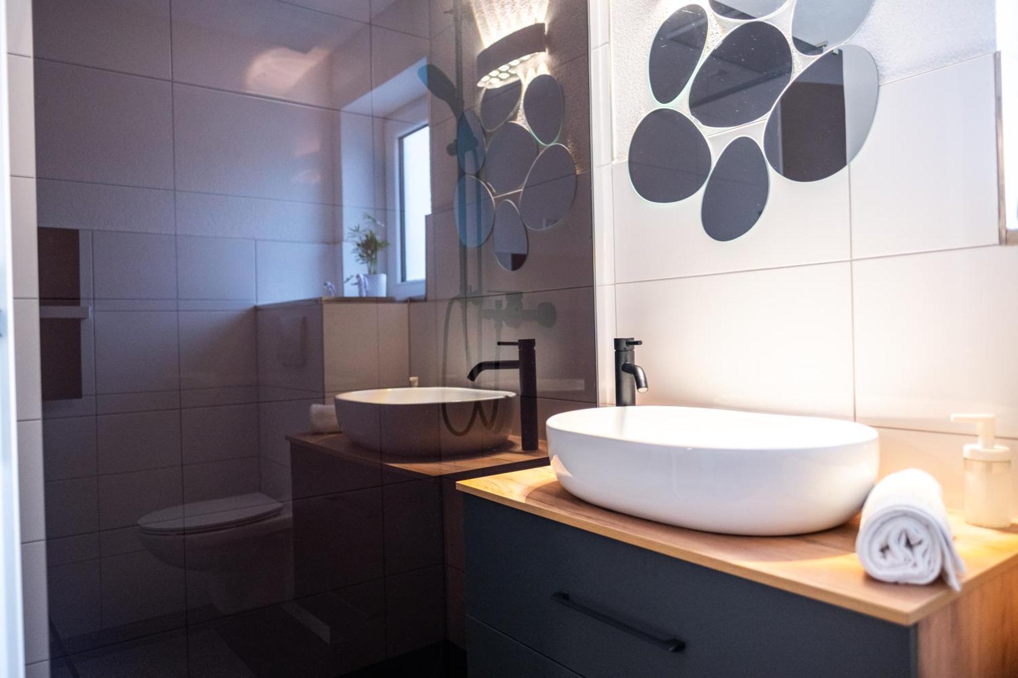 Klassen Apartments! Stadtnahes Ferienhaus* Mit Terrasse In Aulendorf * Fuer 6-8 Personen Eksteriør bilde