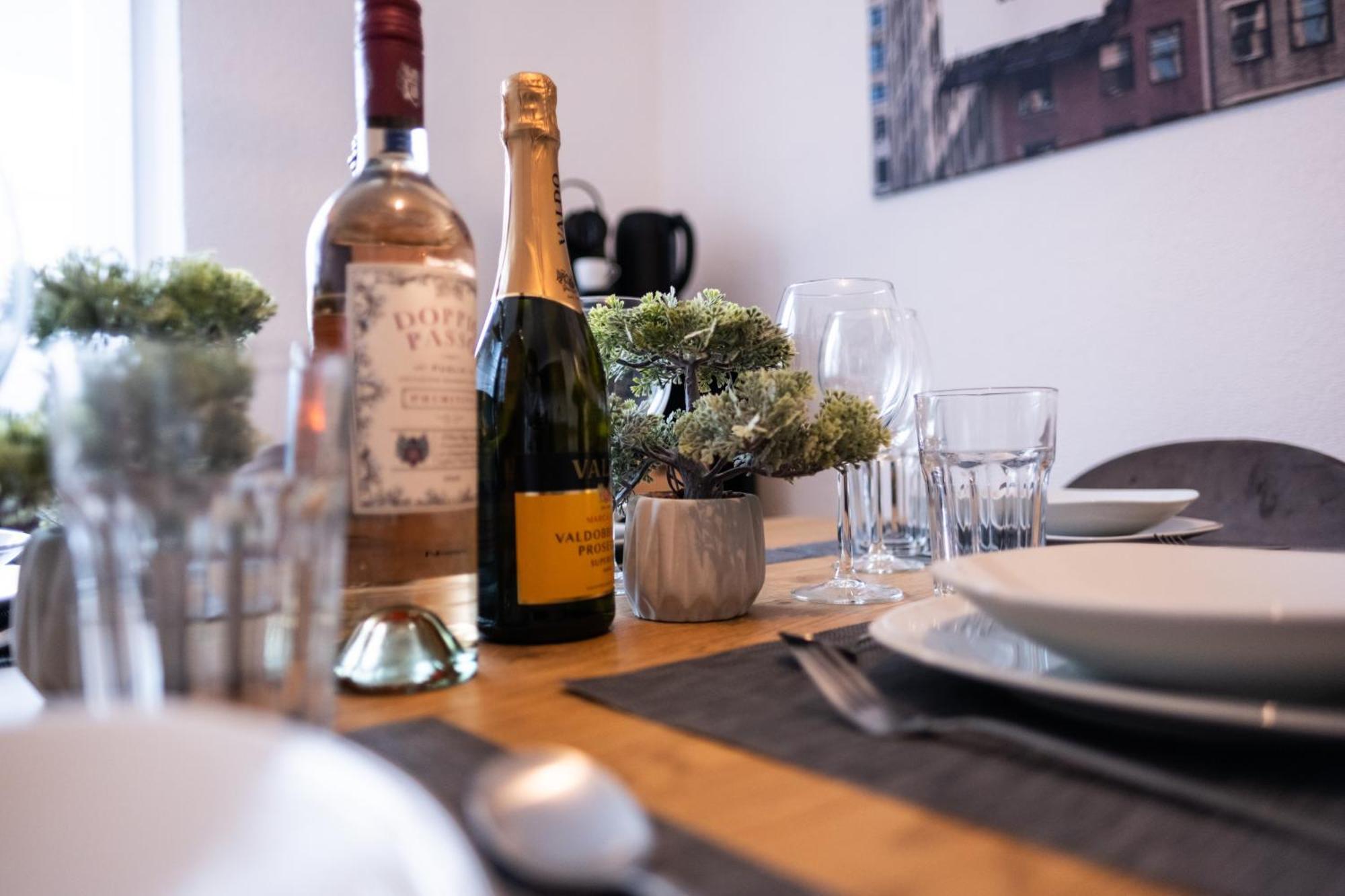 Klassen Apartments! Stadtnahes Ferienhaus* Mit Terrasse In Aulendorf * Fuer 6-8 Personen Eksteriør bilde